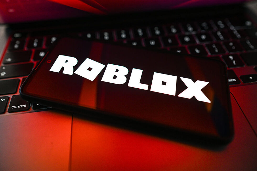 roblox-must-make-changes-after-failing-to-block-adults-creeping-on-kids