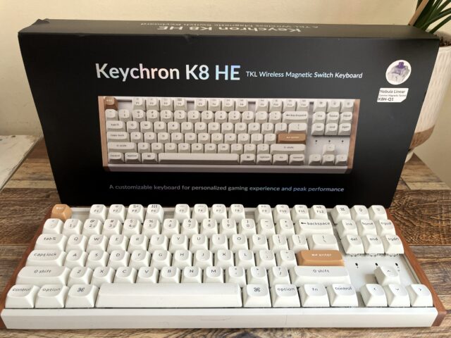 keychron he keyboard with box