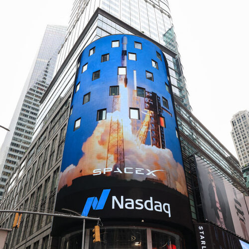 SpaceX spooks investors with debut earnings report