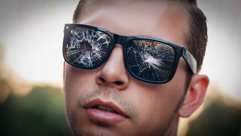 As demand for Meta AI glasses explodes, it’s harder to avoid creepy recordings