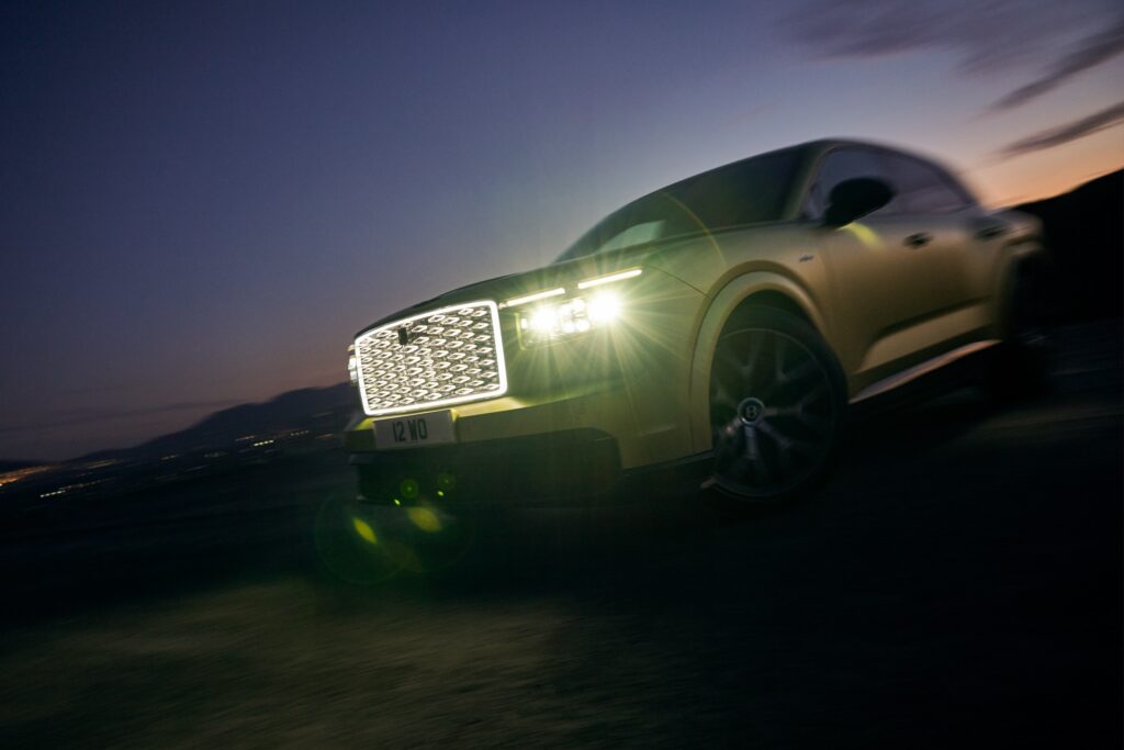 Bentley Torcal light up grill