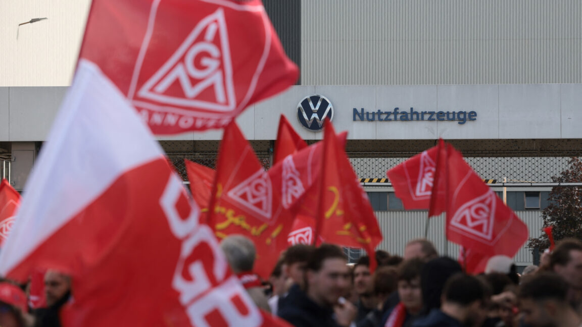 German carmakers face job cuts amid competition and tariffs