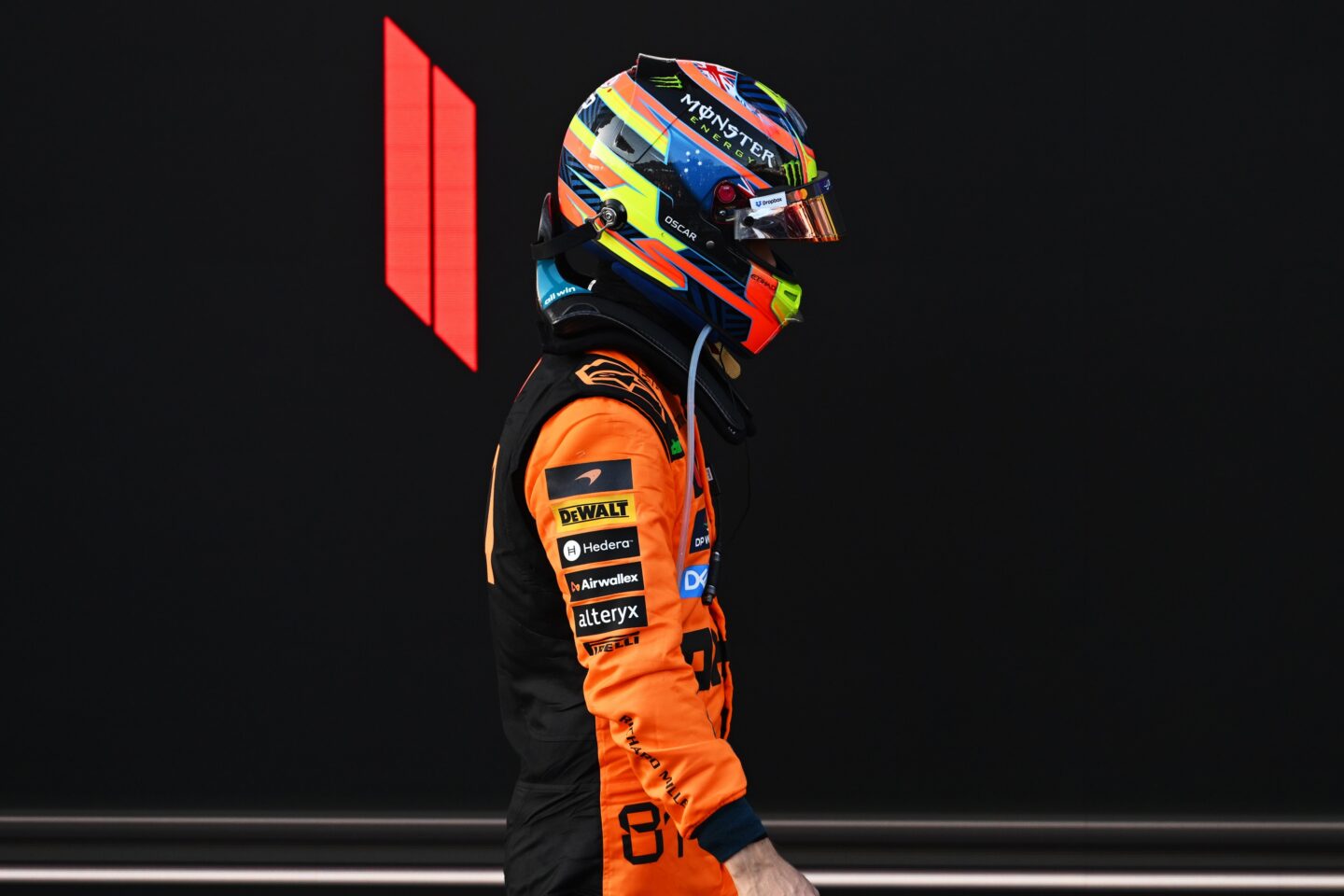  Fourteenth placed Oscar Piastri of Australia and McLaren looks dejected in parc ferme during the F1 Grand Prix of Azerbaijan at Baku City Circuit on September 26, 2026 in Baku, Azerbaijan. (Photo by Rudy Carezzevoli/Getty Images)