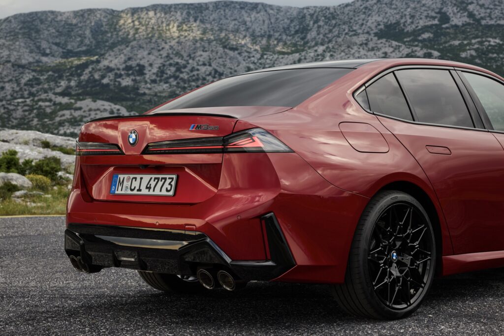 BMW M350 rear