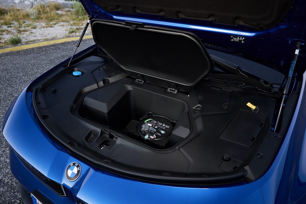 BMW 3 frunk