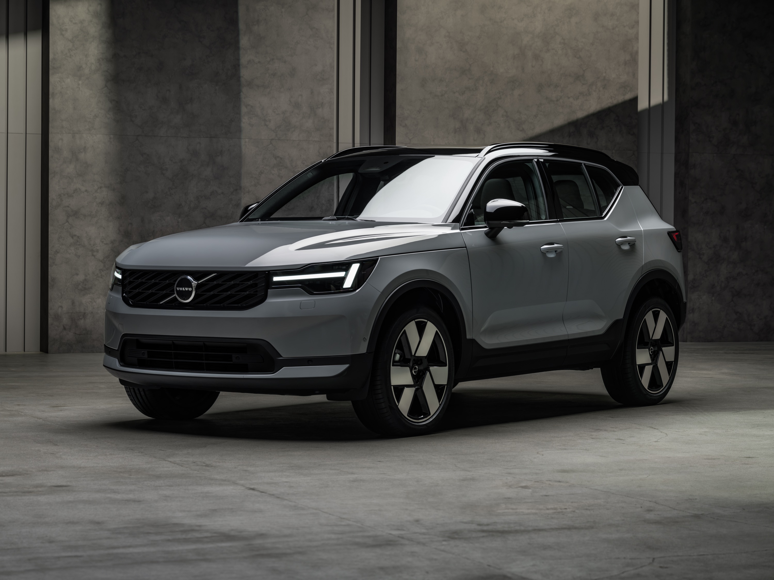 New corners, new lights for 2028 Volvo XC40