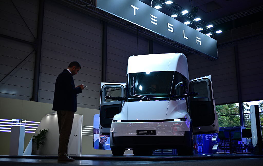 Tesla Semi faces infrastructure hurdles despite high diesel prices