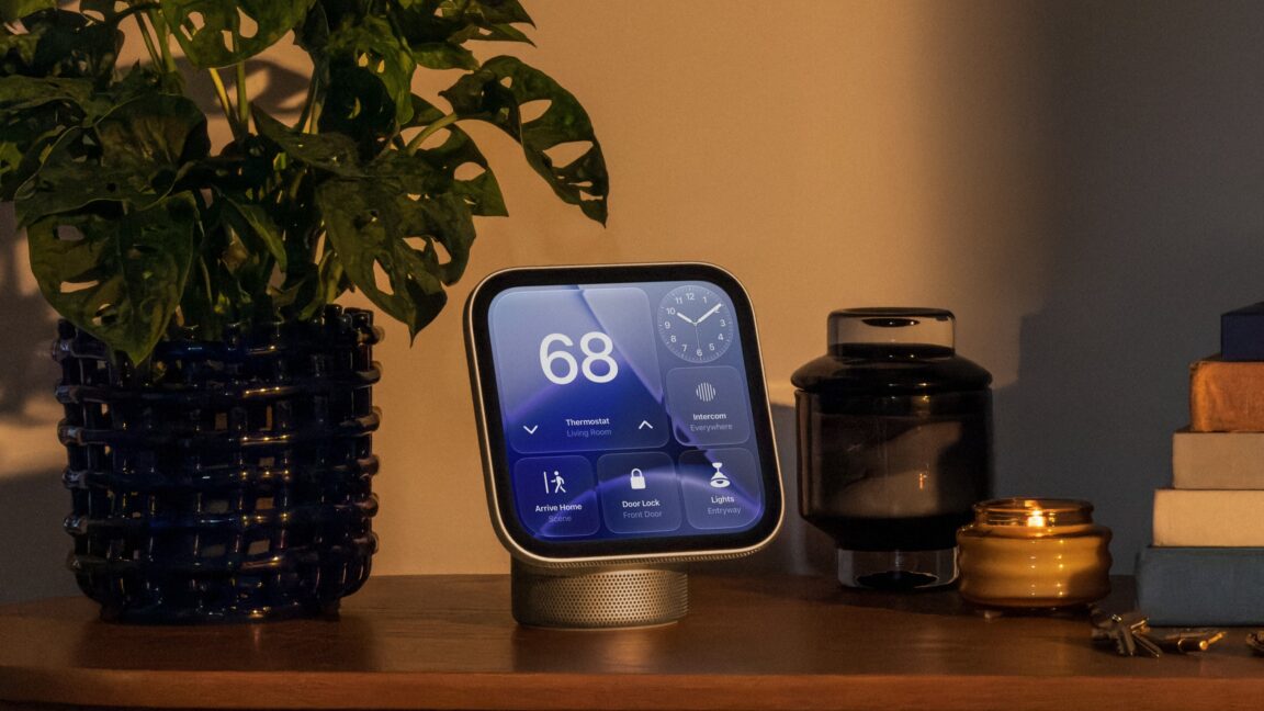 Apple HomeView smart home hub opens for preorders at $299