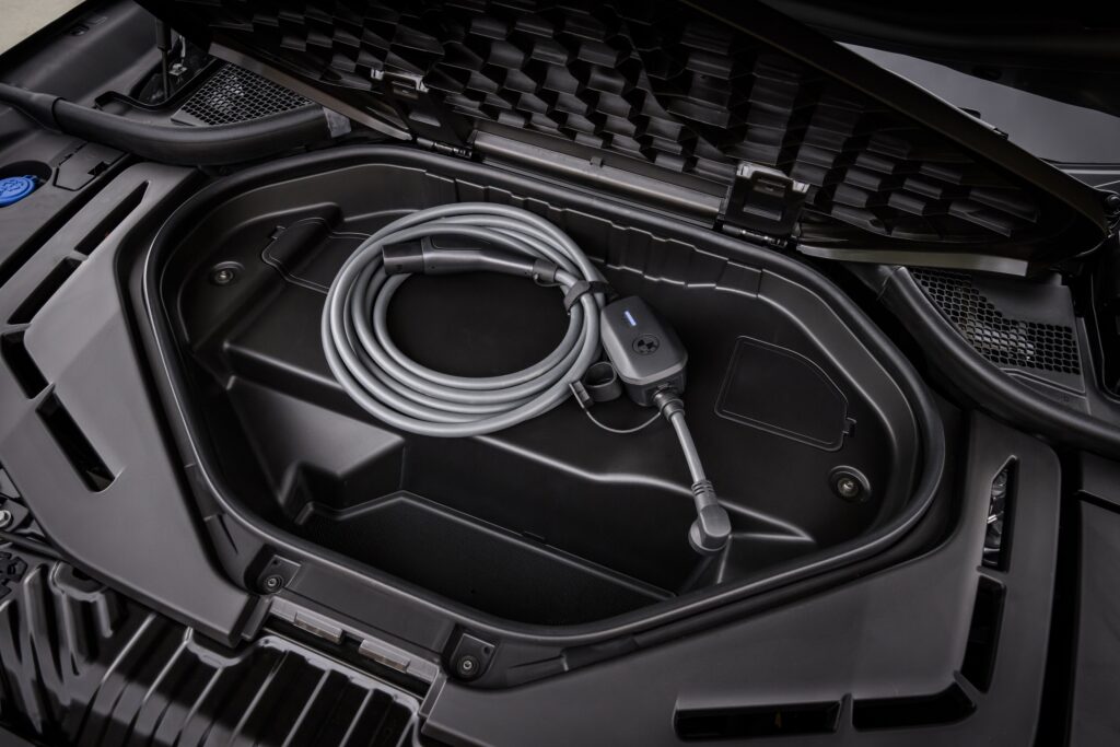 BMW iX5 frunk