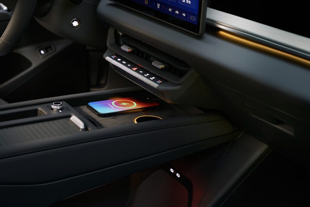 VW ID. Tiguan wireless phone charging