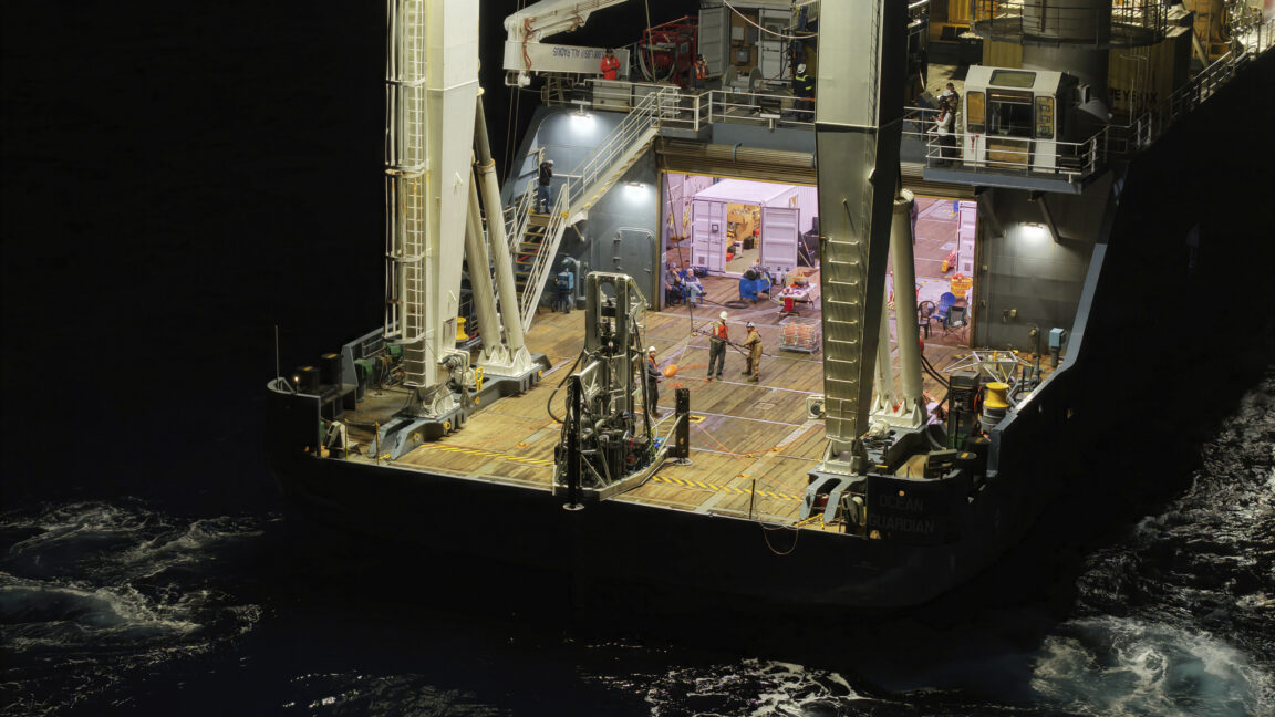 Startup taps underwater volcano as energy source in "proof point" test