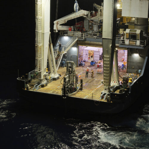 Startup taps underwater volcano as energy source in "proof point" test
