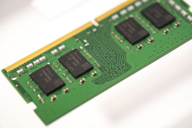 A DDR4 8GB SODIMM RAM.