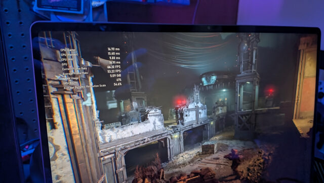 The Gears of War: E-Day benchmark running on the laptop