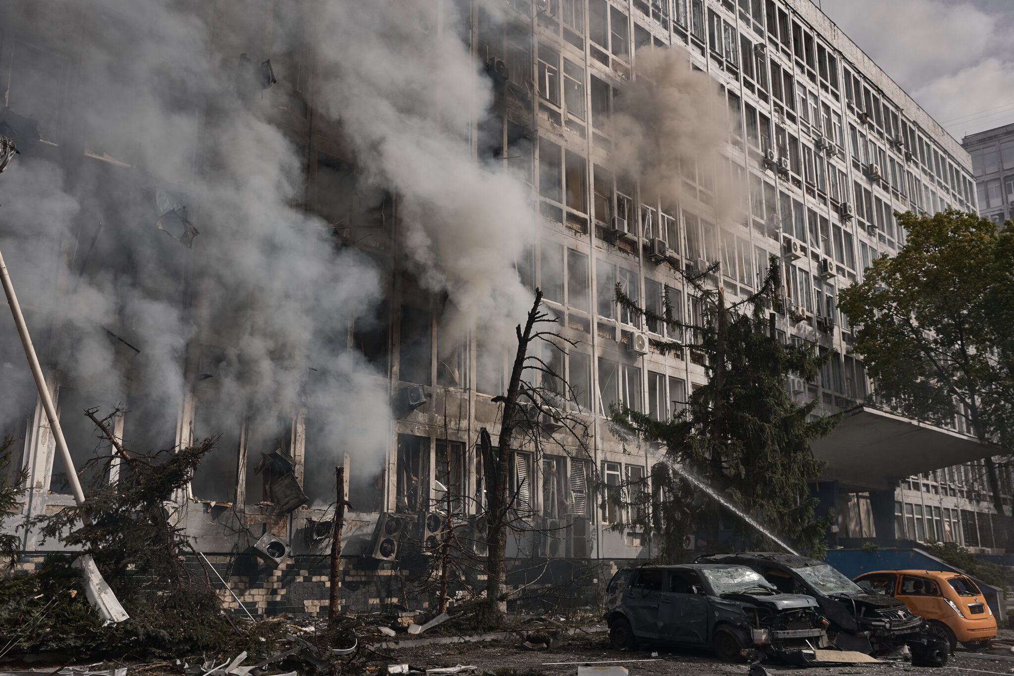 A Russian Geran-5 jet-powered attack drone struck an office building containing a data center and key communications and internet backbone nodes in the Ukrainia
