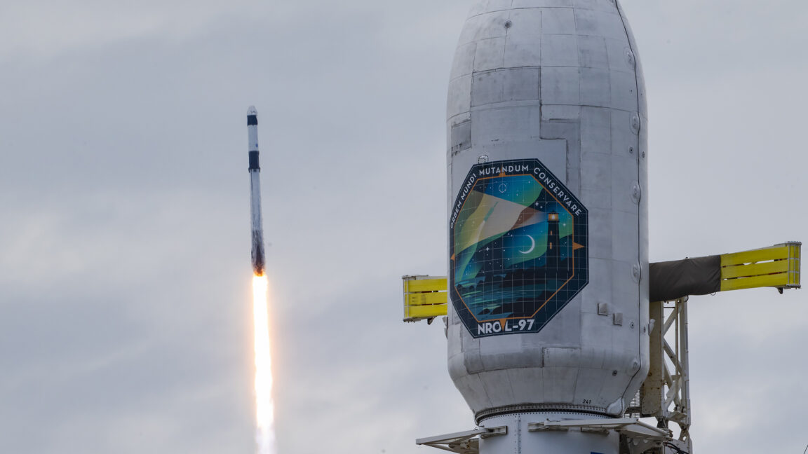Raket Hesabatı: SpaceX üçlü buraxılışını tamamlayır; Rocket Lab böyük müqavilə əldə edir