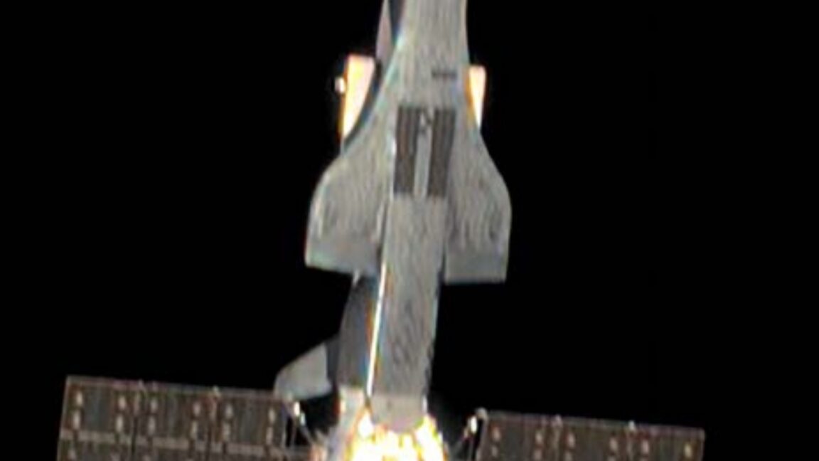 China's top-secret spaceplane can't hide in low-Earth orbit