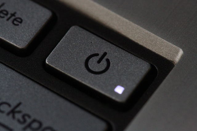 The Asus Zenbook: a steely marvel with an appalling trackpad | Ars Technica