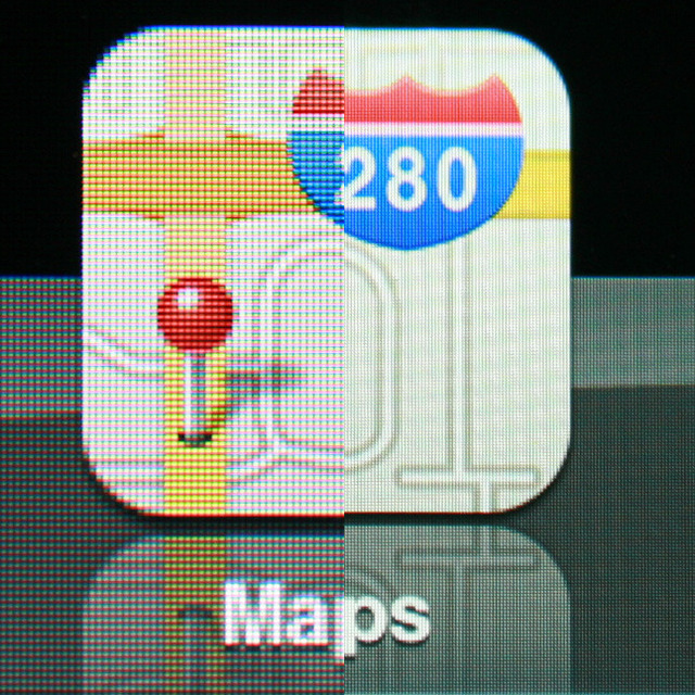 Enlarged Maps app icon. Icons on the iPad 2 (left) are fuzzy compared to the "retina" graphics of an iPad 3 (right).