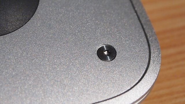 The five-pointed driver supplied by OWC (above) is more of a "star" than the "flower" shape of Apple's pentalobe screws (below).