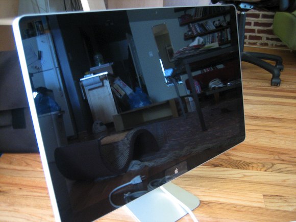 First impressions: Apple 24-inch LED Cinema Display | Ars Technica