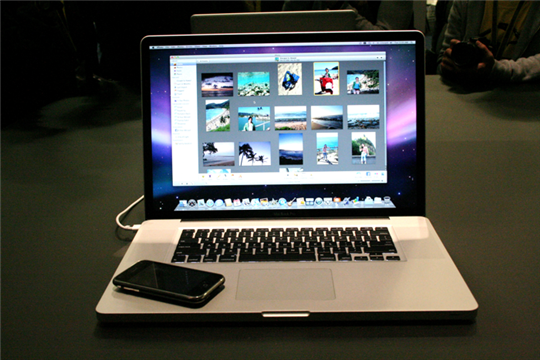 Macworld.Ars: First impressions of unibody 17″ MacBook Pro