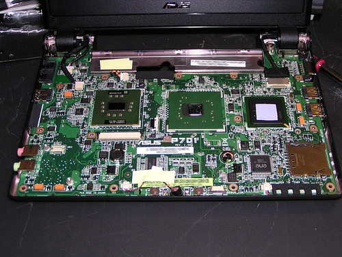 Perspectives: a tear-down and review of the Eee PC - Ars Technica