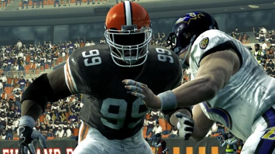 Madden '09 owns, 360 moves back in front of PS3 in sales