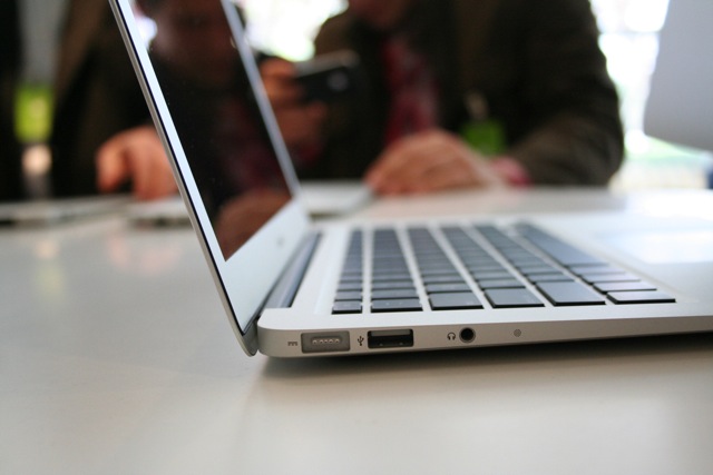 Hands-on with the new 11.6-inch MacBook Air | Ars Technica