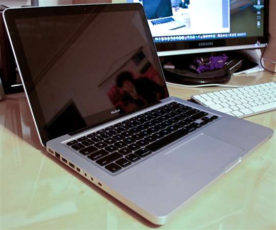 Ars Reviews the 2008 MacBook: weighing the Pros and cons | Ars Technica