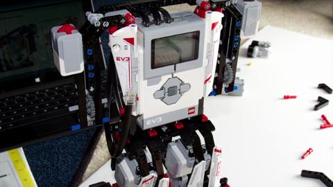 Review: Lego EV3 means giant robots, computers | Ars Technica