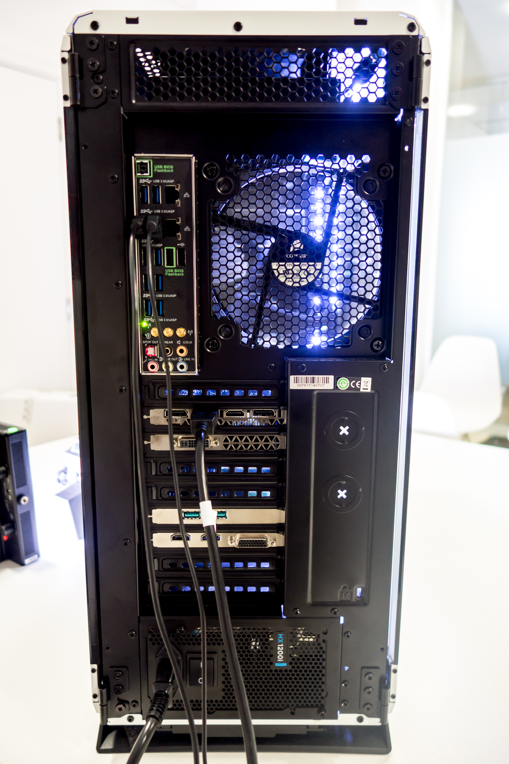 Building the ultimate X99 gaming and benchmarking PC - Ars Technica