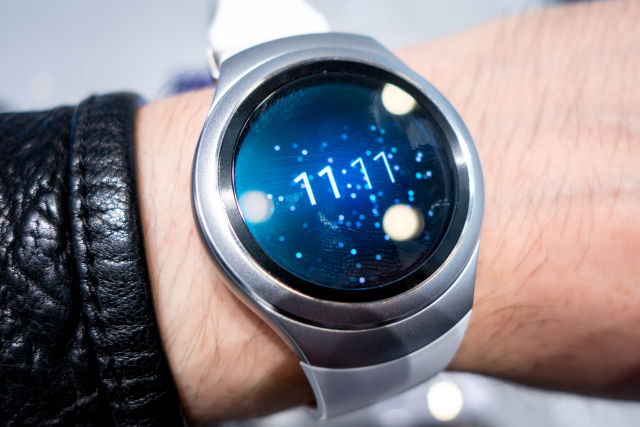 Samsung Gear S2 hands on Svelte design and a brilliant rotating bezel Ars Technica