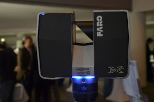 3D scanners like this one can now fit in your backpack. This Faro model is one of the best scanners on the market, but the price is still very much "available on request." On specialist forums, its value is estimated at around 30,000 euros.