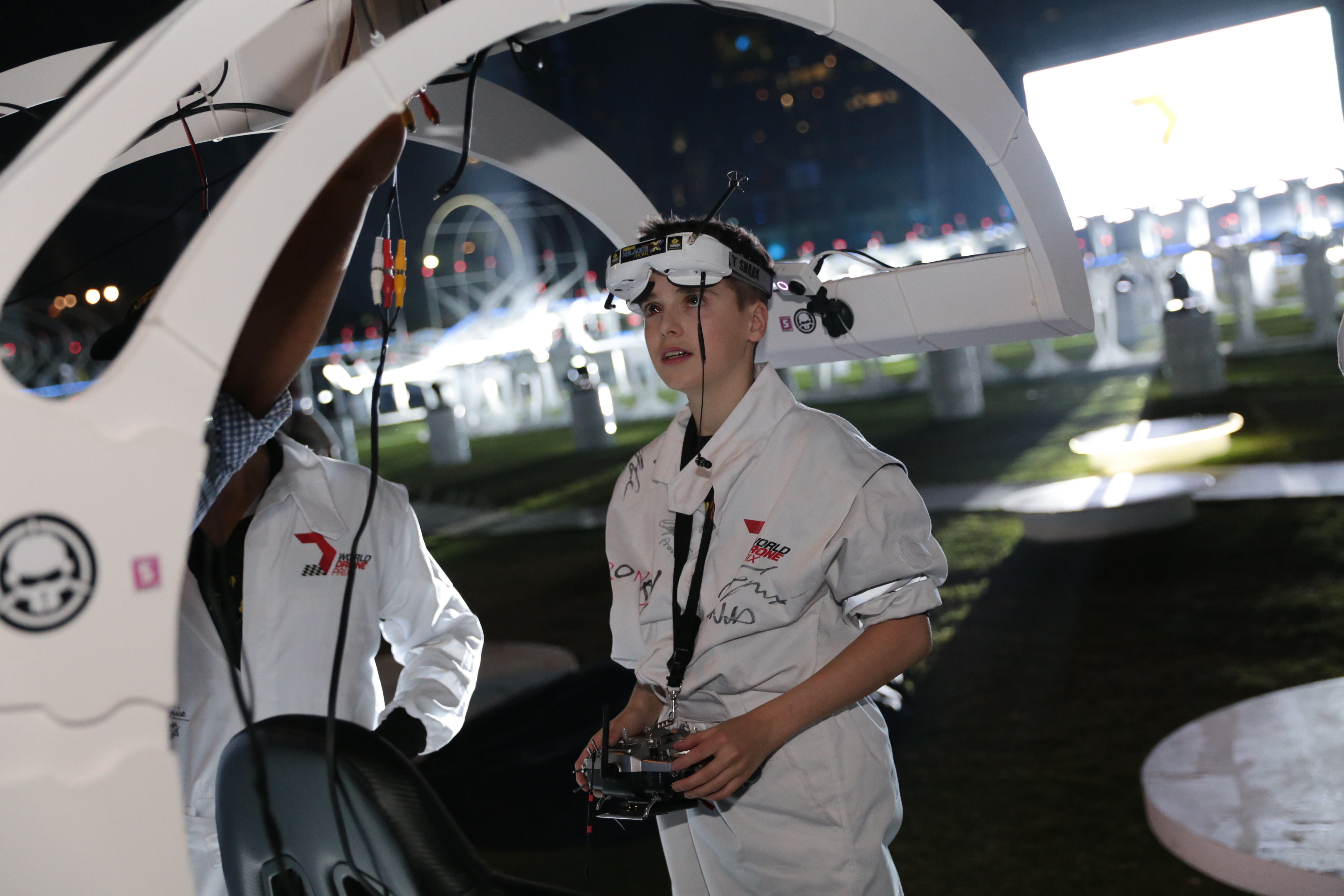 15-Jähriger Gewinner des World Drone Prix 2016 in Dubai