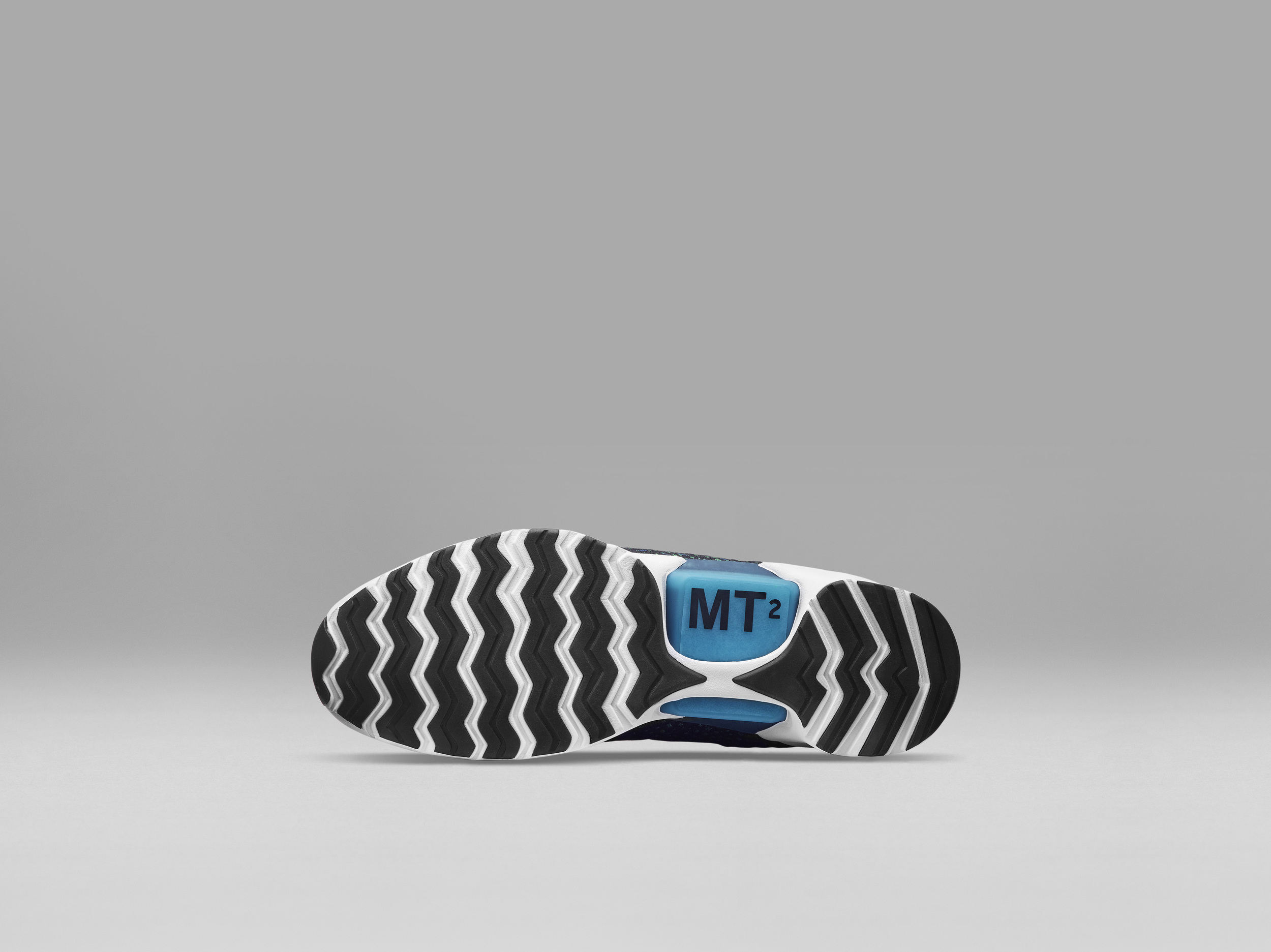 nike self zipping shoes