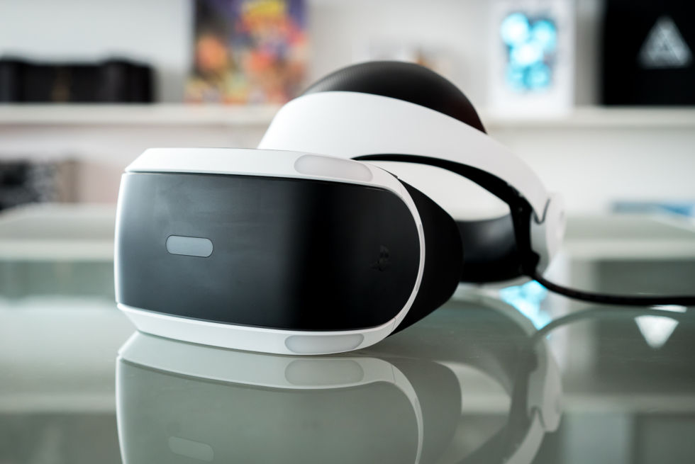 PSVR vs. HTC Vive vs. Oculus Rift vs. Gear VR: Which VR headset should ...