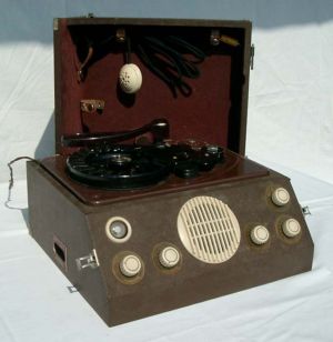 A German wire recorder from around 1950.