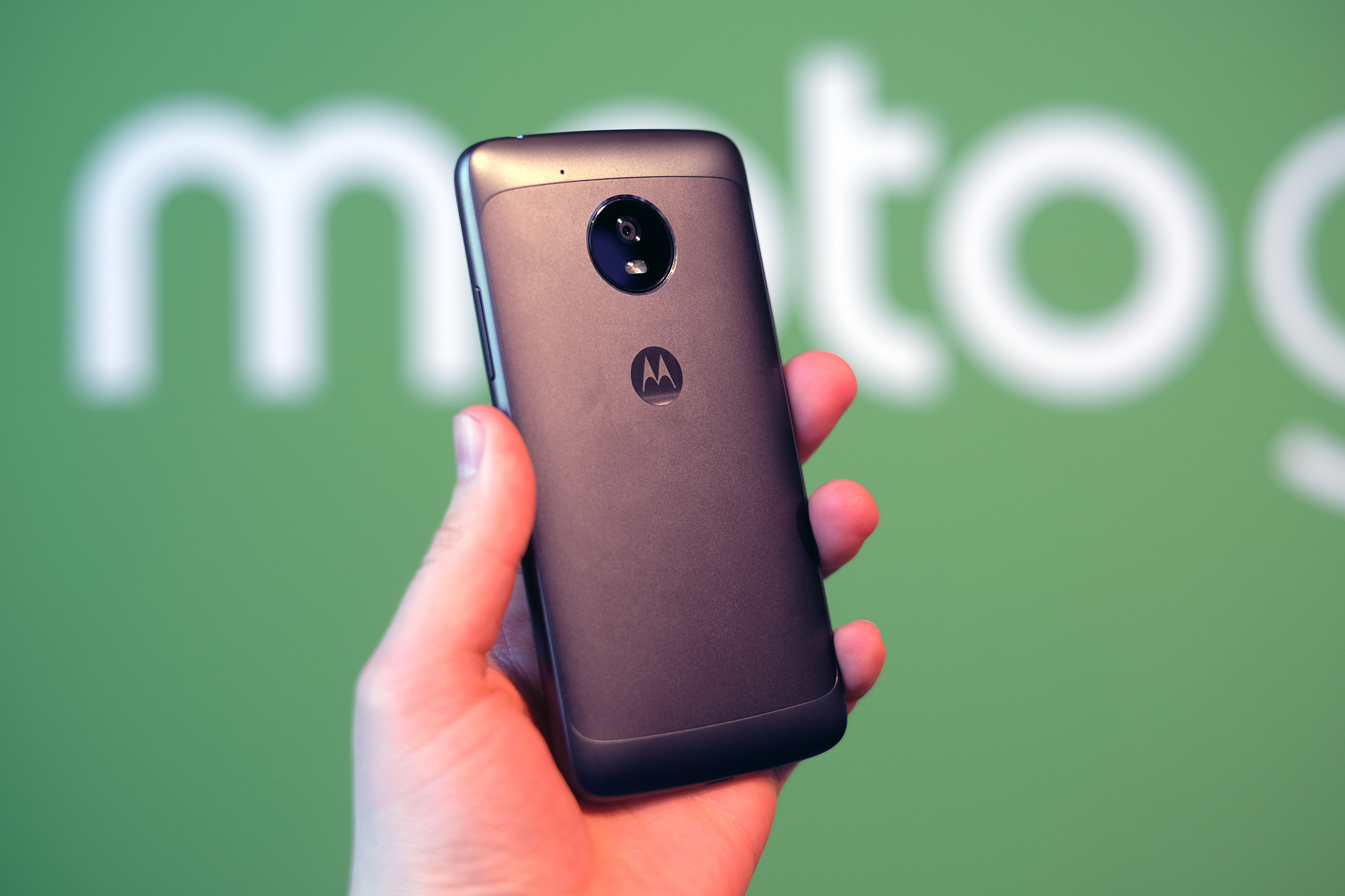 Moto G5 handson A solid, metalish budget phone with