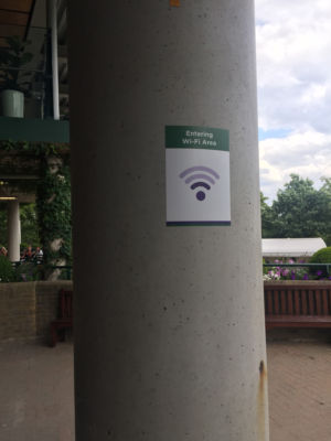 Wimbledon usó una variedad de letreros de Wi-Fi para indicar qué tan fuerte debería ser la señal en un área determinada.