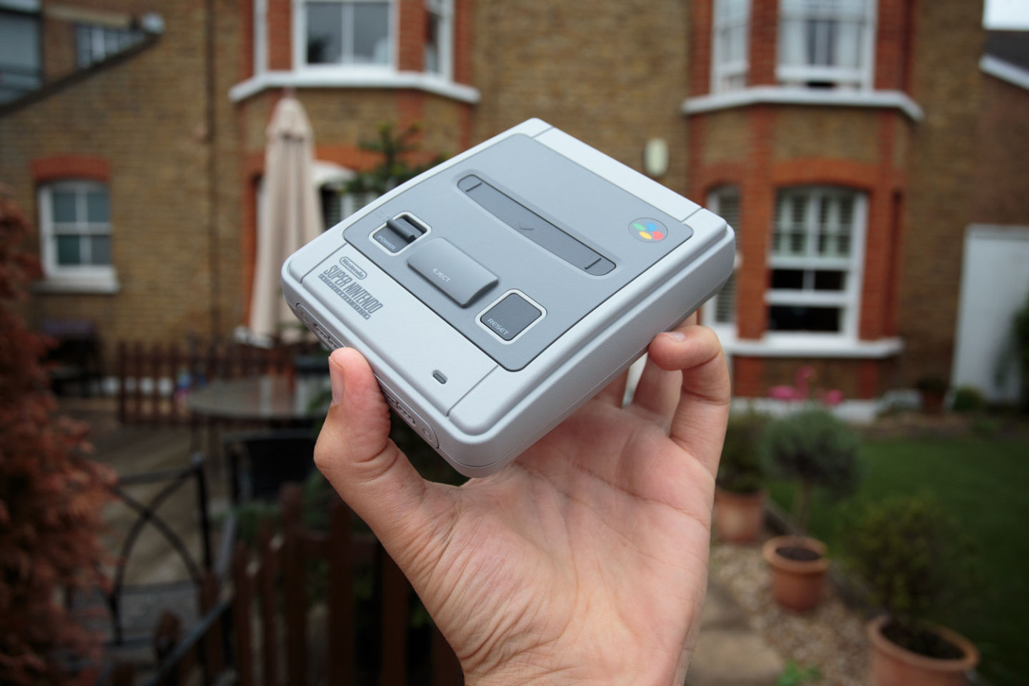 SNES Classic Mini: Quick preview by someone who has never barrel rolled ...
