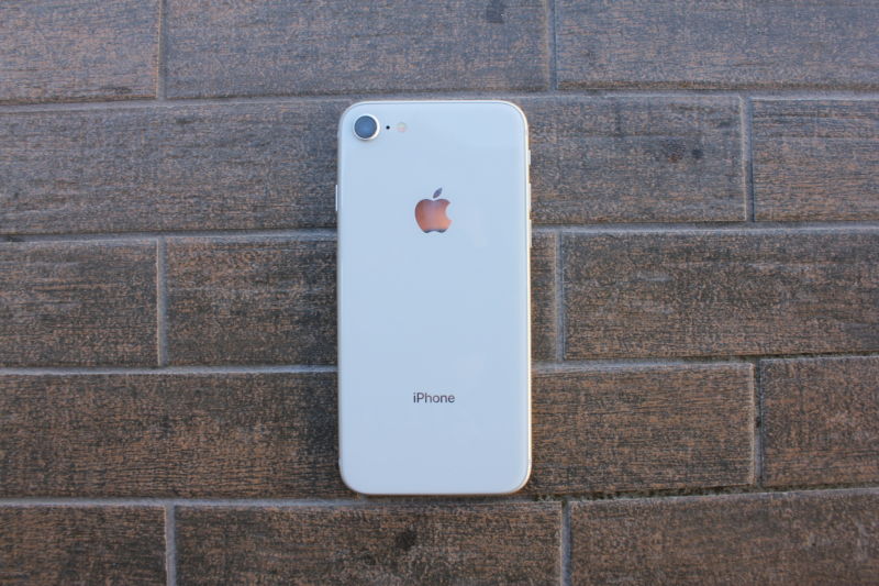 Apple fixes iPhone 8 crackling earpiece noise issue with iOS update Apple fixes iPhone 8 crackling earpiece noise issue with iOS update